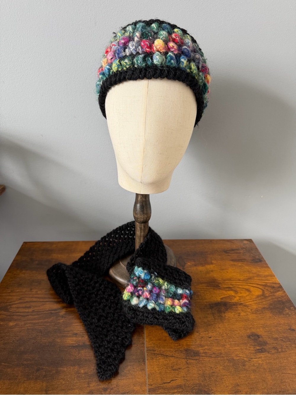 Wool Blend Cloche Hat Scarf Set Black Multicolor Textured Bobble Crochet Italy